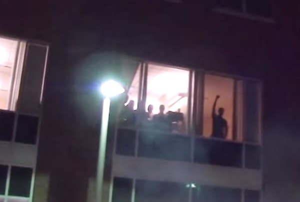 firefighter_protest