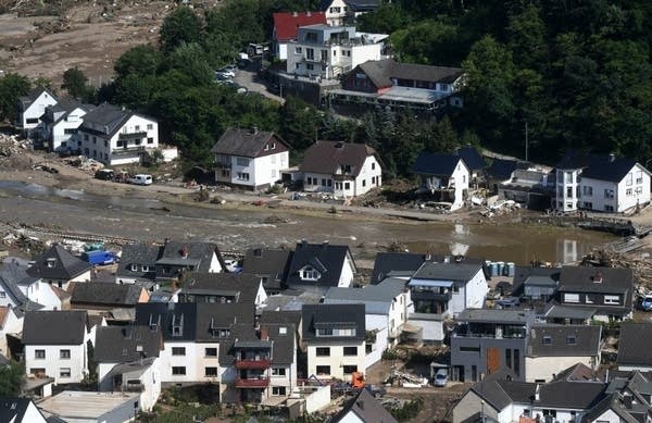 Germany defends preparation for floods, considers lessons