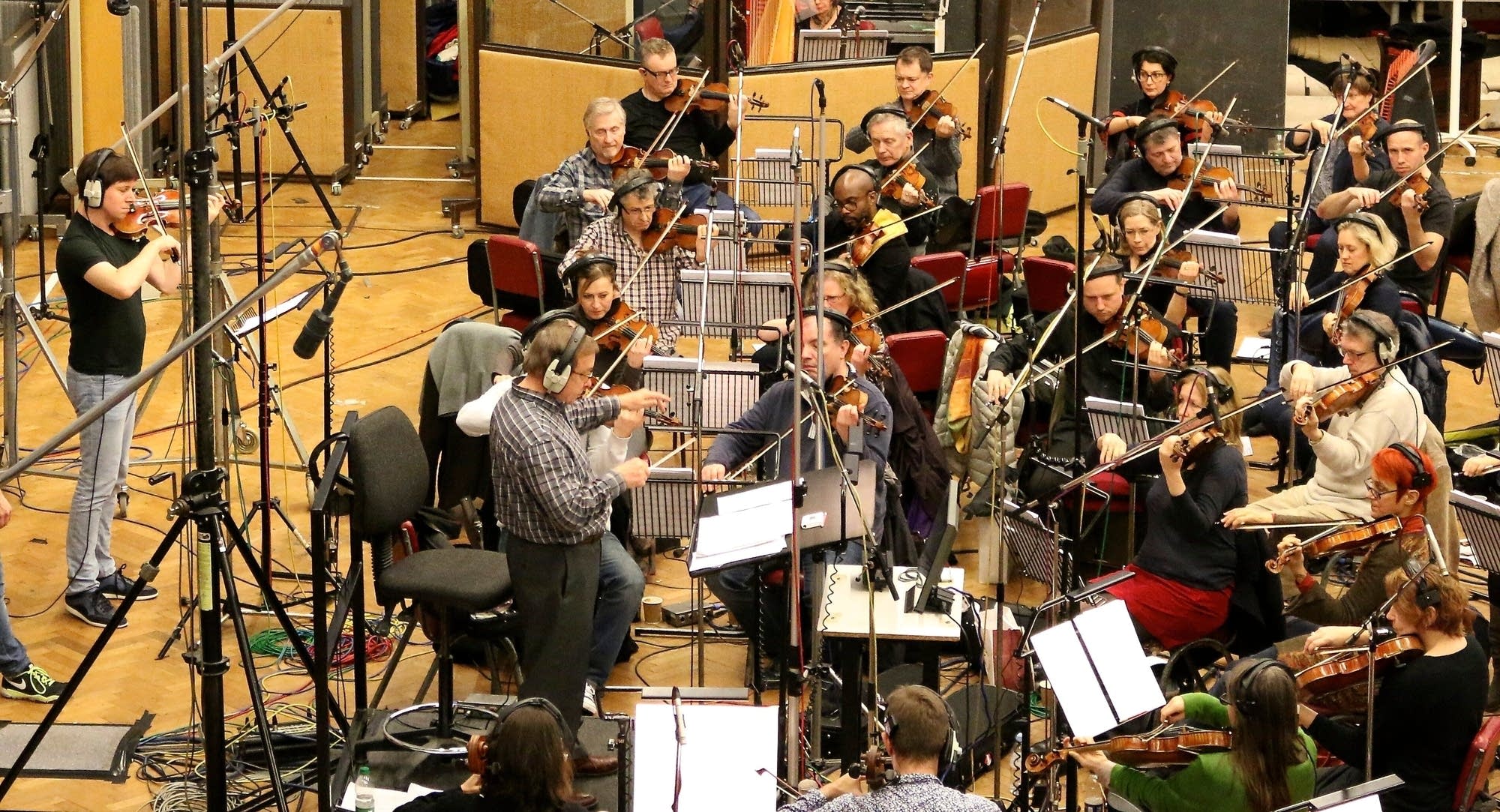 Joshua Bell rehearsing Mark McKenzie's music to 'Max and Me.'