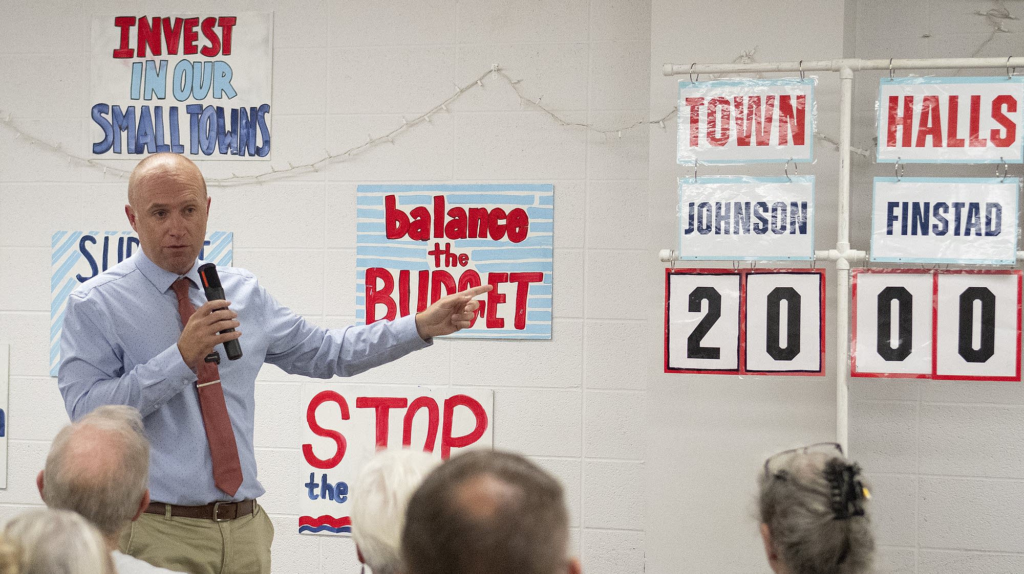 Math teacher hopes hustle, political mood add up to win