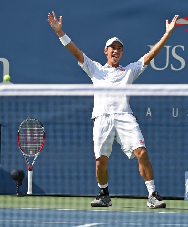 Nishikori stuns Djokovic in US Open semifinals