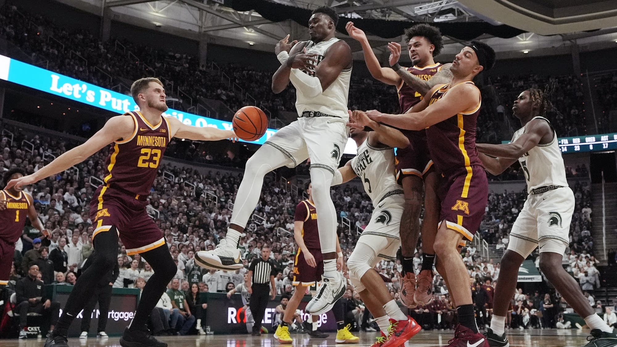 Michigan State pulls away late to beat Minnesota 76-66 - Vimarsana News