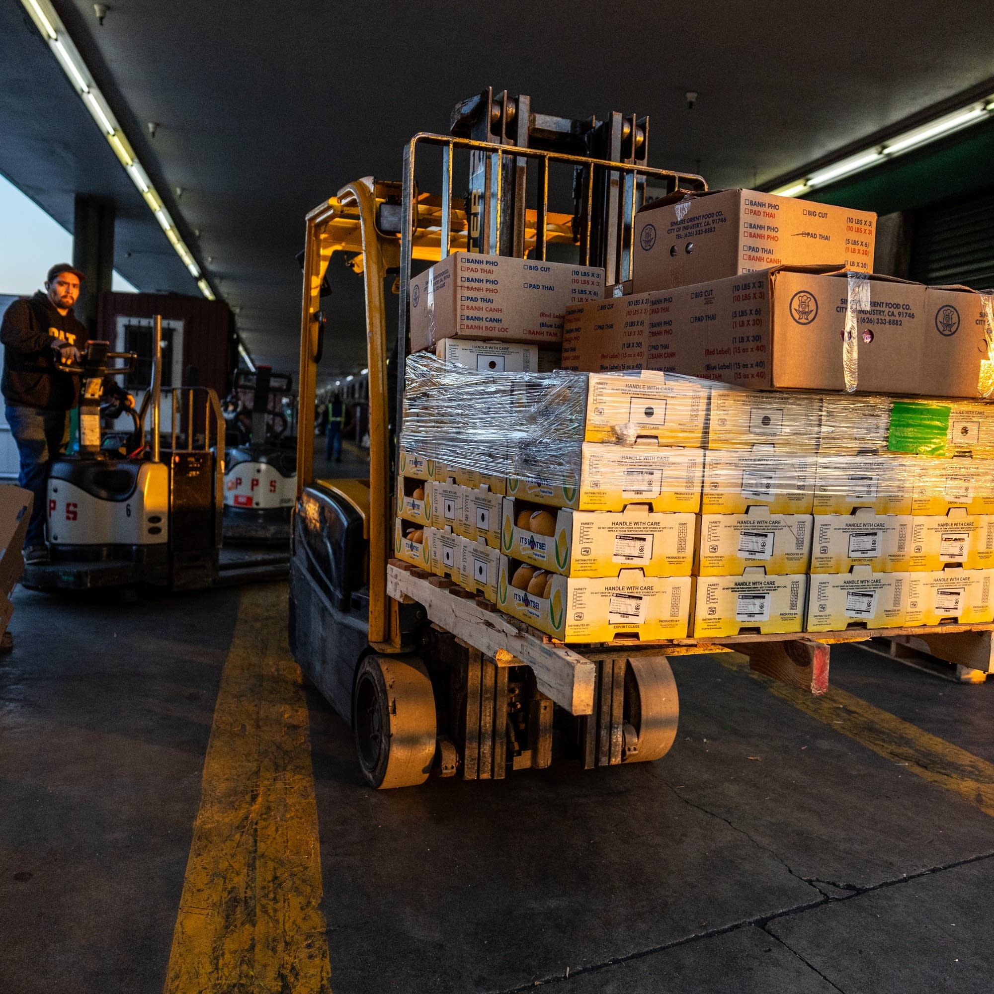 Who pays for tariffs?