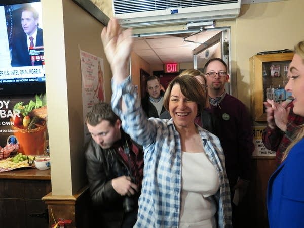 Sen. Amy Klobuchar campaigned at a tavern near Manchester, NH