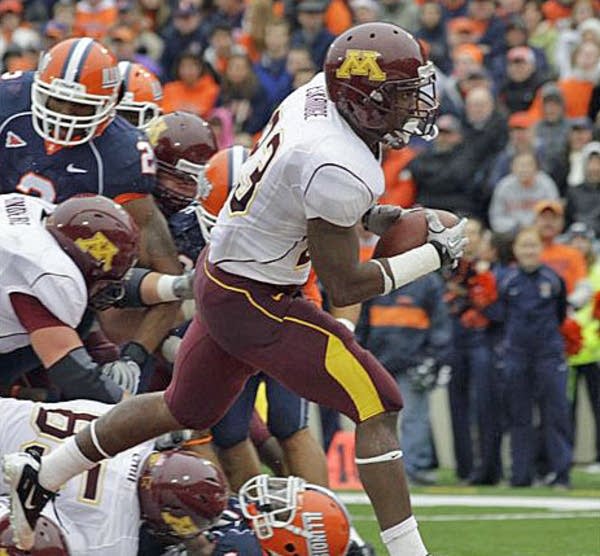 Minnesota upsets Illinois with comeback, 38-34