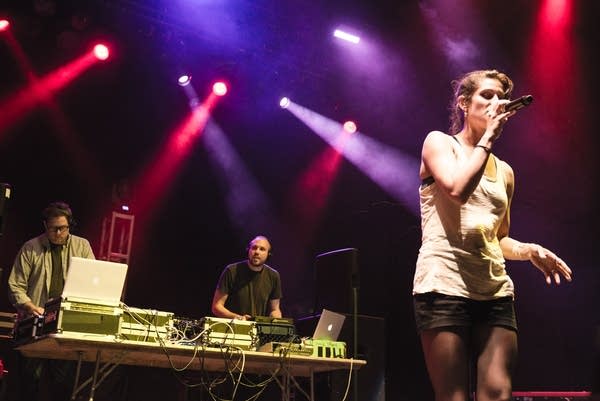 040_MNmusiconaStick_DSC0600