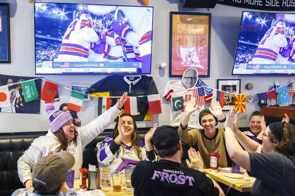 U.S. women’s hockey beats Canada 5-0