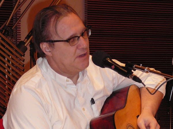 Hanners and King perform in The Current studio