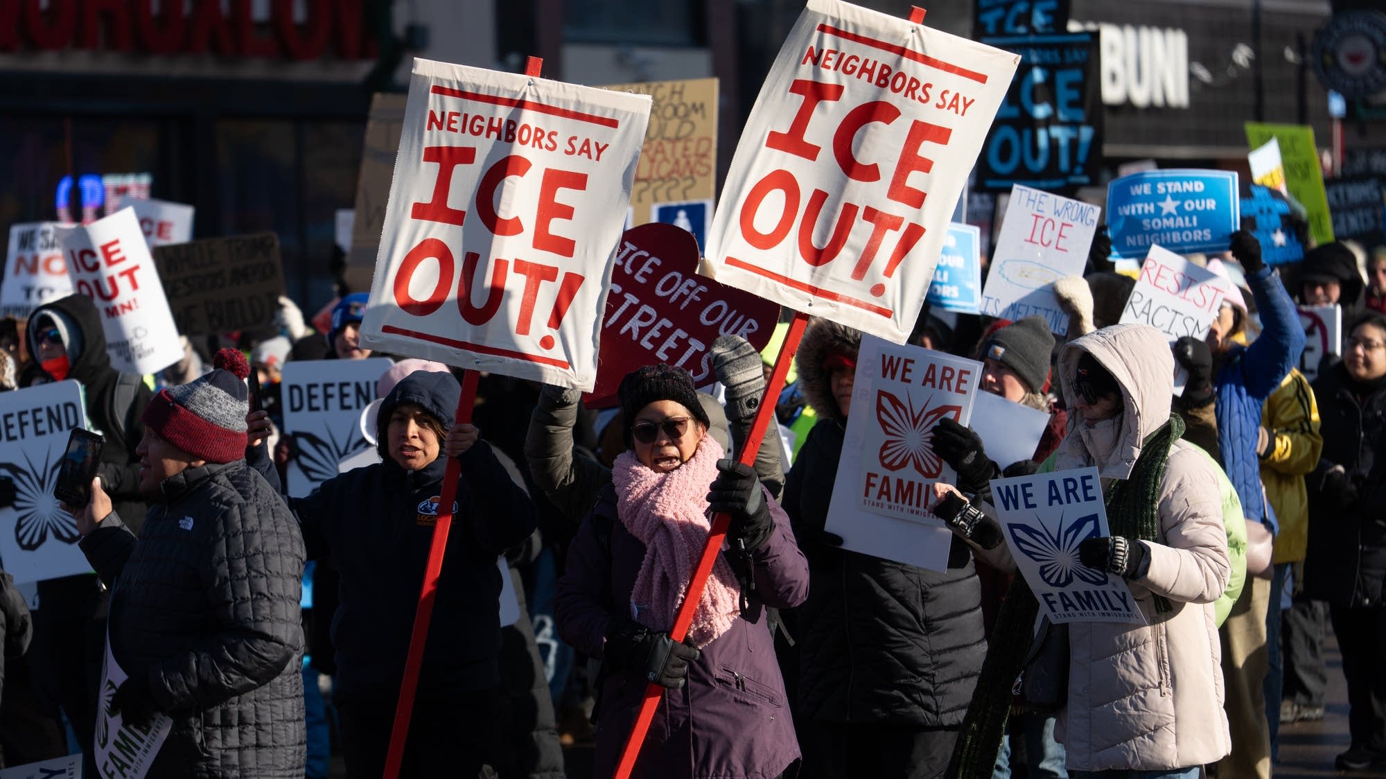 Neighbors protesting against ICE in Minneapolis, MN