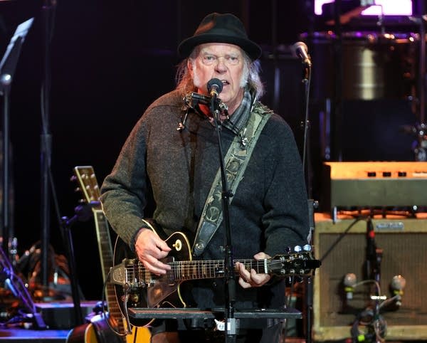 Nov. 12 in Music History: Happy birthday to Neil Young