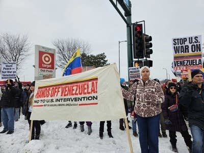 demonstrators at venezuela protest4