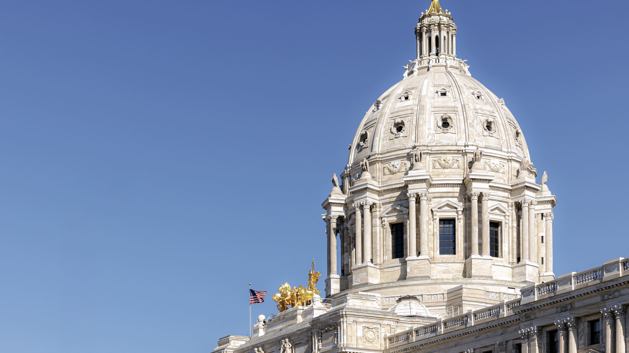 Minnesota lawmakers yet to pass key bills before Sunday
