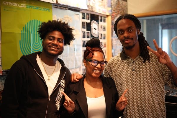 The Carbon Sound team posing for a photo 04