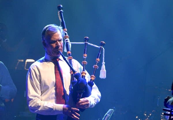 Video: Mayor Chris Coleman plays bagpipes on the New Standards’ “Fairytale of New York”