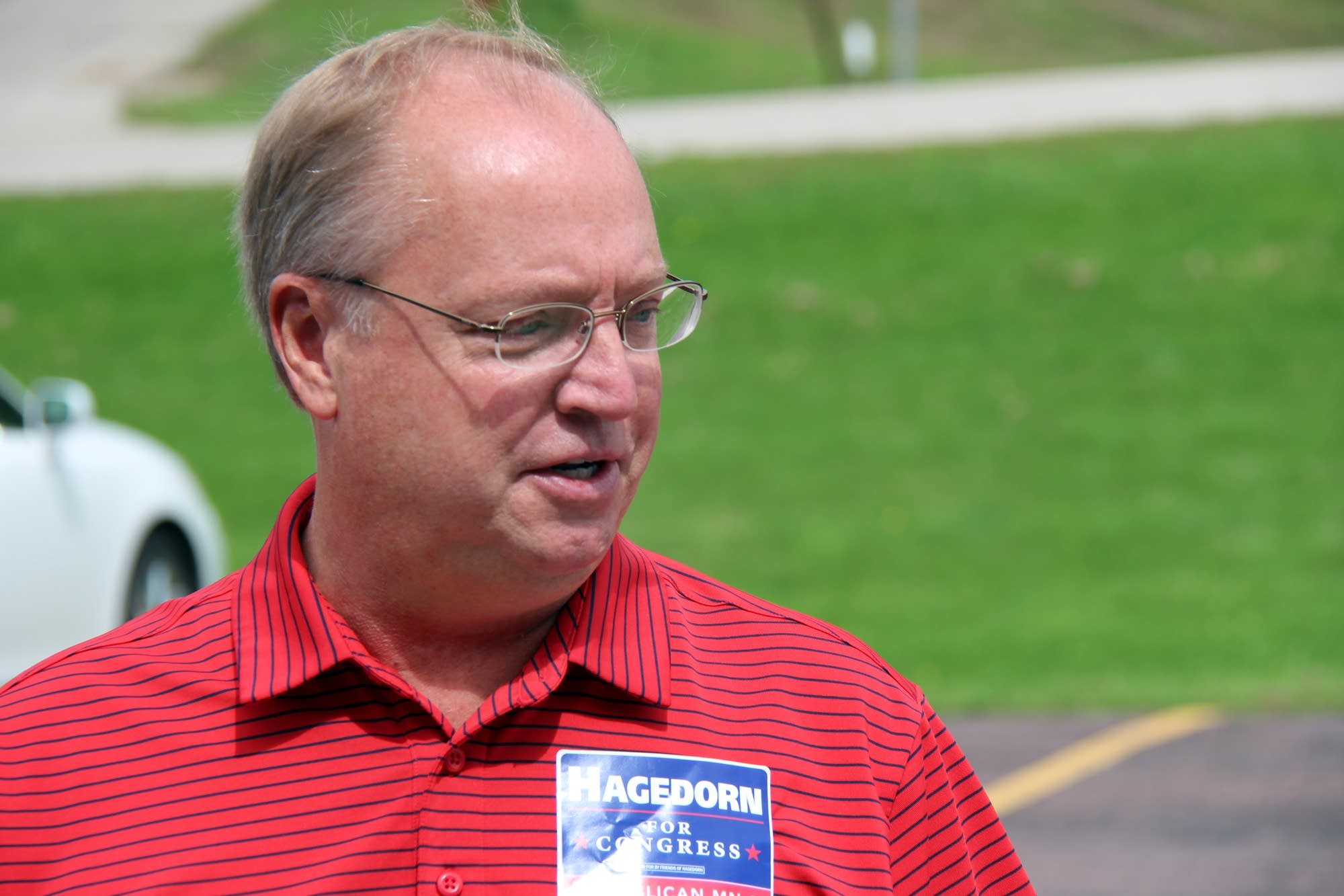 Hagedorn hopes he can win his third bid for Congress .