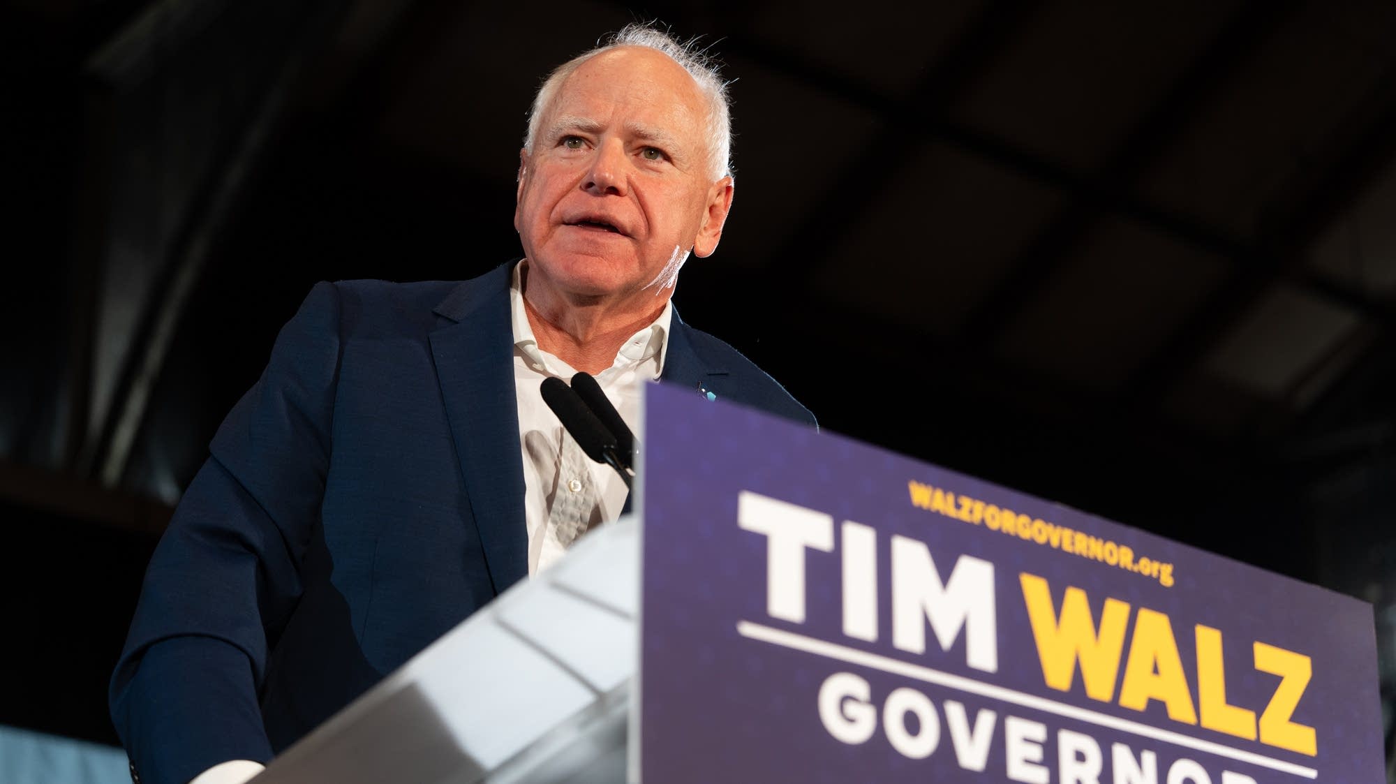 https://img.apmcdn.org/974cbb38621203dc9b015958d5e83d2206897b46/widescreen/80d476-20250920-walz-standing-at-a-podium-2000.jpg