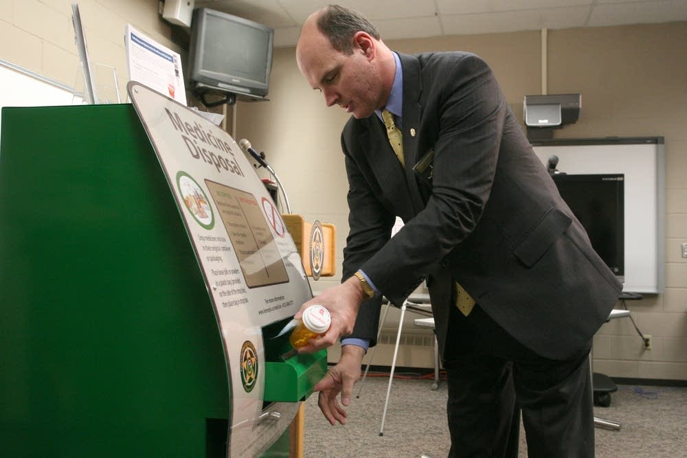 Medicine disposal box
