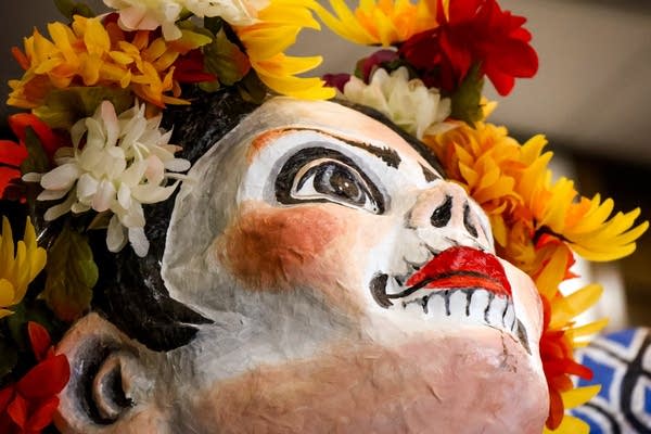 Minnesota Día de los Muertos marked by ICE arrests