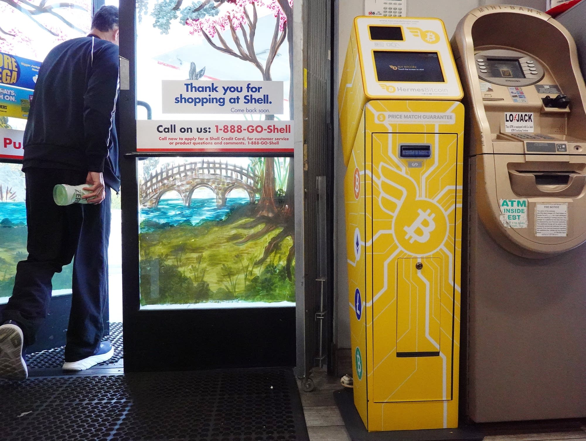 Banks, crypto firms tussle over interest on stablecoins