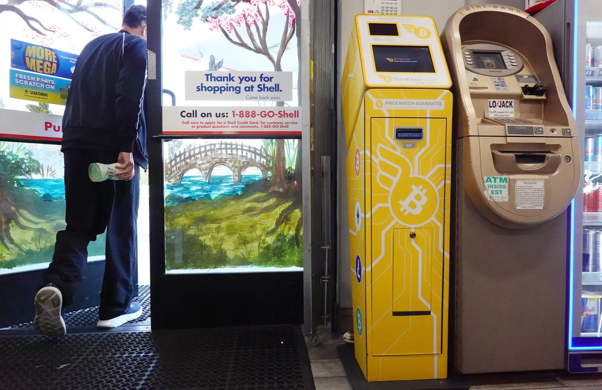 Banks, crypto firms tussle over interest on stablecoins