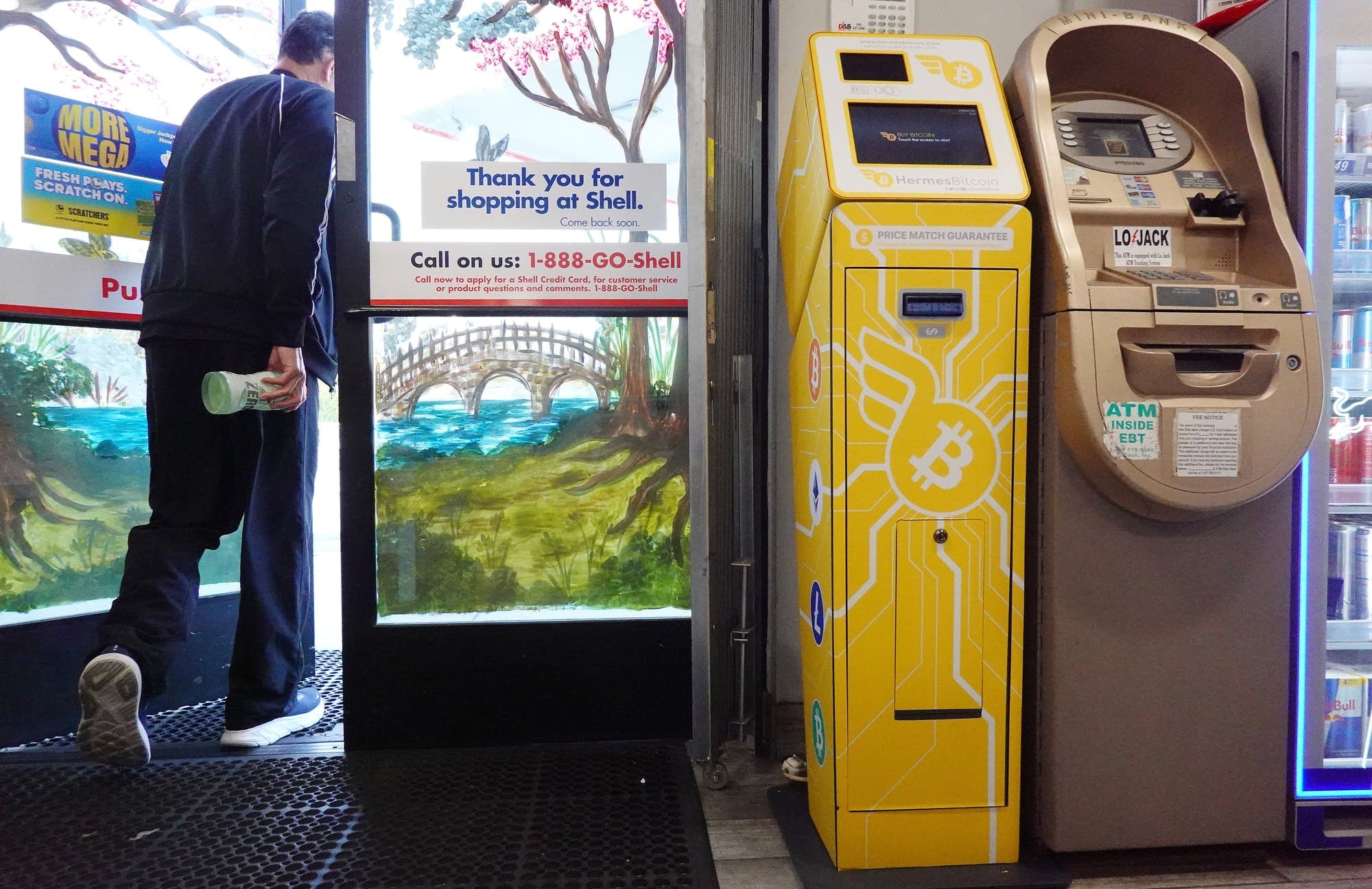 Banks, crypto firms tussle over interest on stablecoins