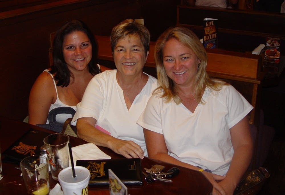 Lander and daughters