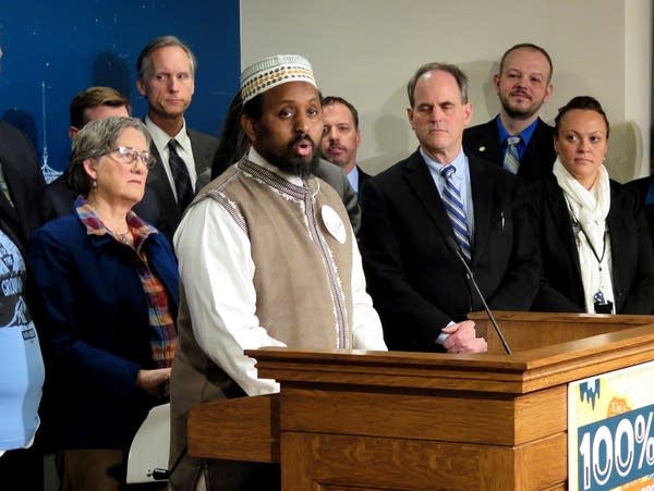 Mohamed Omar, executive director of the Dar al-Farooq mosque