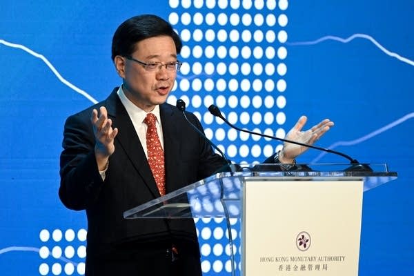 Hong Kong is rolling out the red carpet to encourage Wall Street executives to do more business in the territory.  