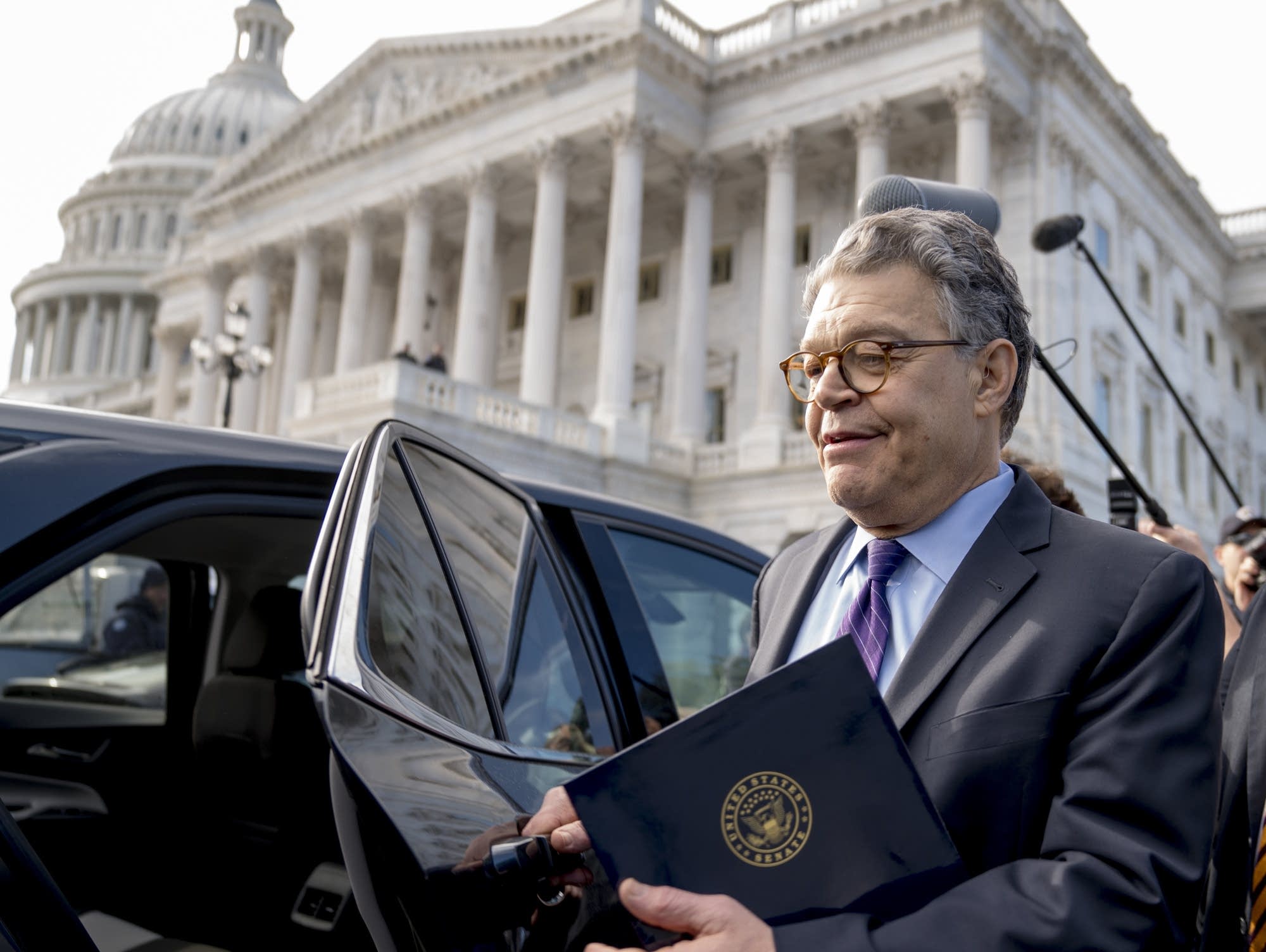 Al Franken's Office Announces His Resignation Date: January 2 Al Franken's Office Announces His Resignation Date: January 2