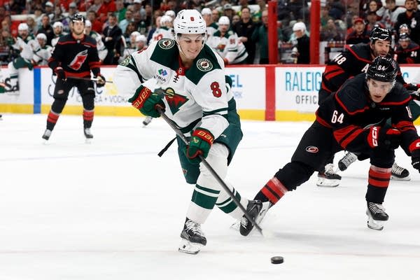 Minnesota Wild fall to the Carolina Hurricanes 4-3