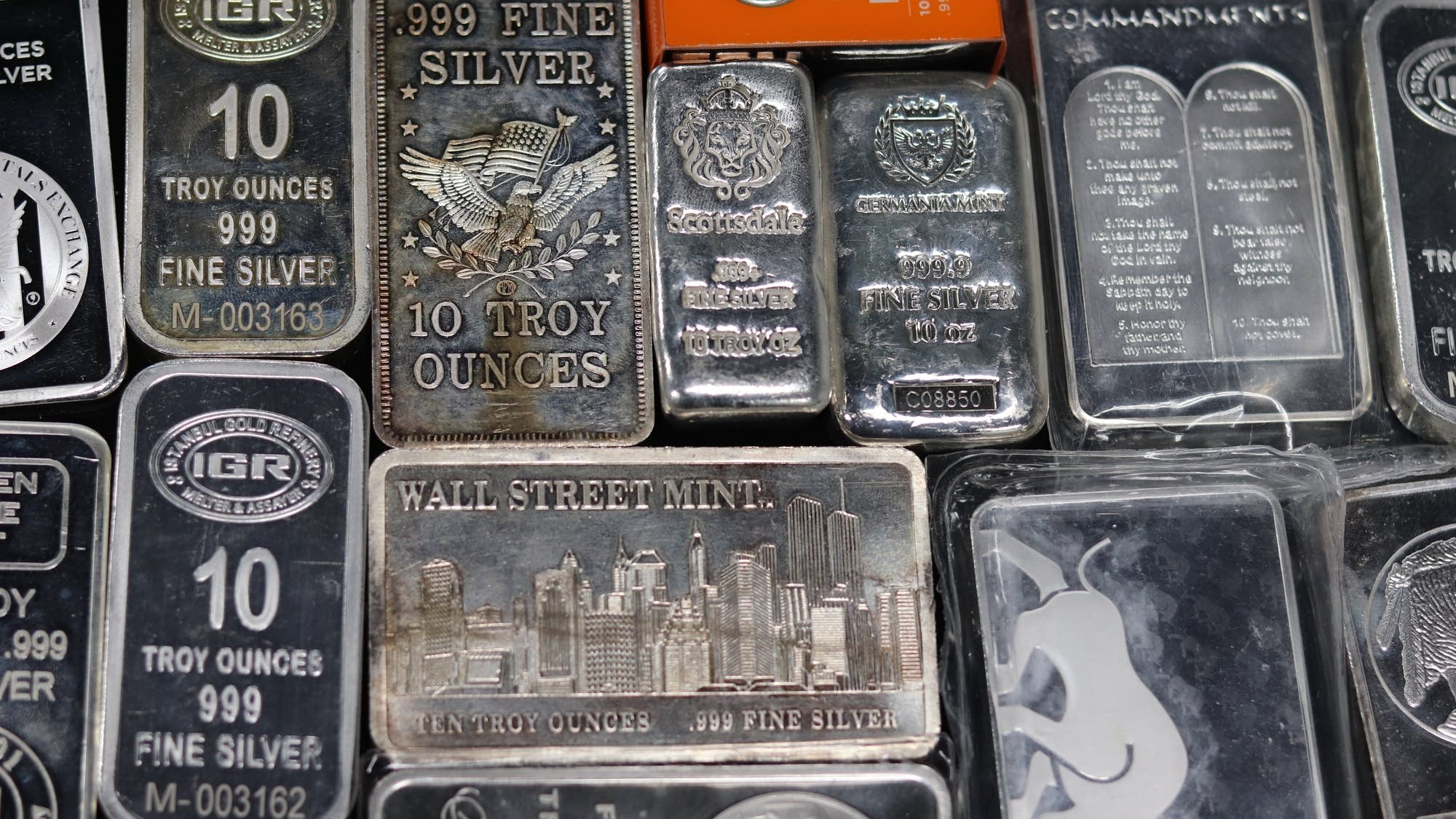 Uncertain economy sends gold and silver to record highs Uncertain economy sends gold and silver to record highs