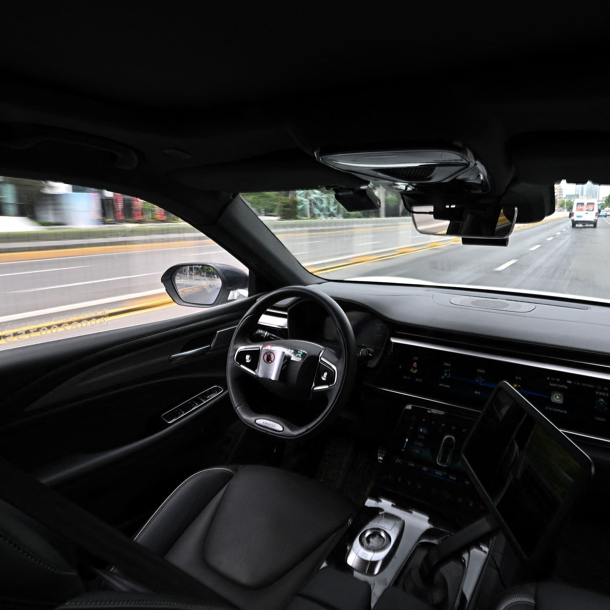 China puts the brakes on driverless taxis