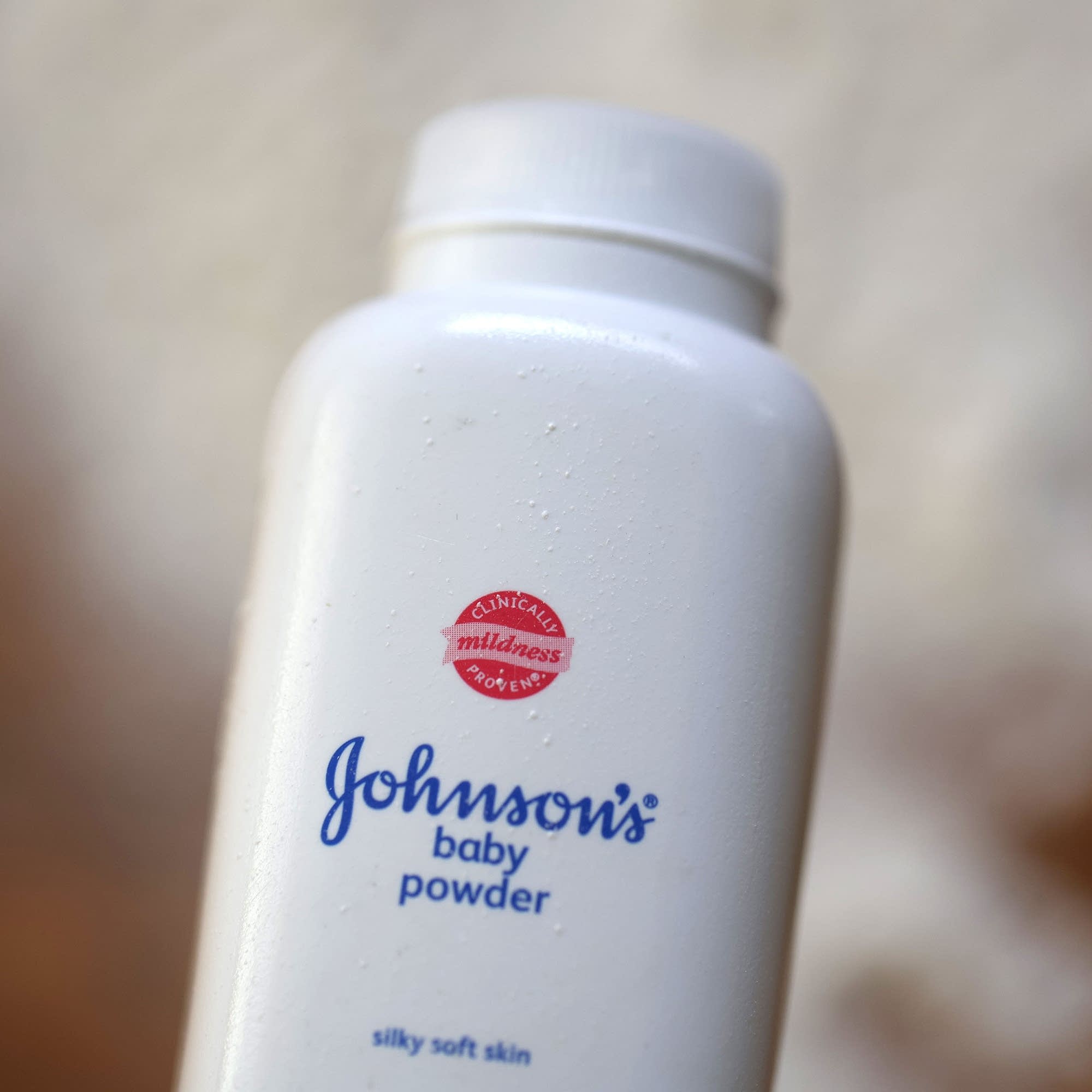 Thousands in the UK take Johnson & Johnson to court