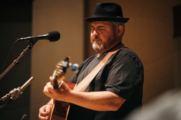 John Louis performs in the Radio Heartland studio