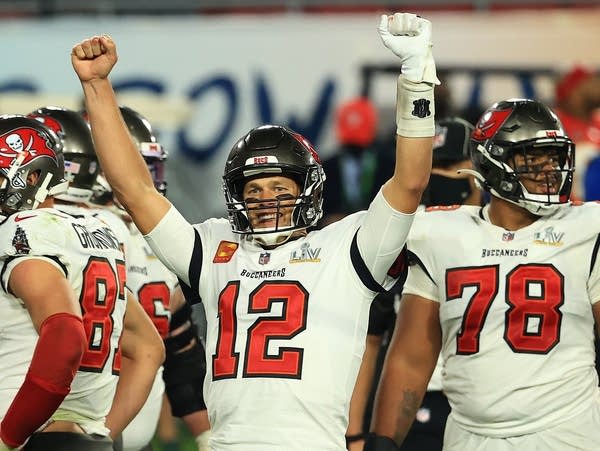 Tom Brady wins Super Bowl No. 7, Buccaneers beat Chiefs 31-9