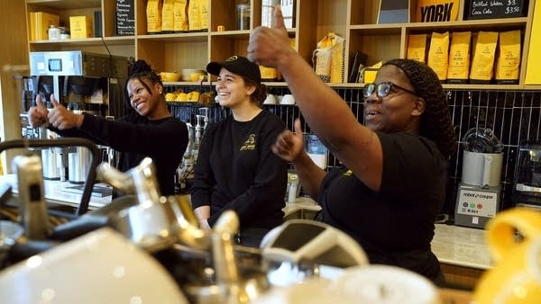 Economy adds 303,000 jobs in March