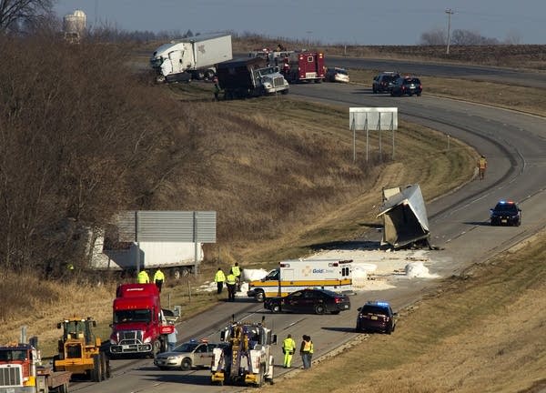 1 killed, 2 hurt when 4 semis crash in Olmsted County