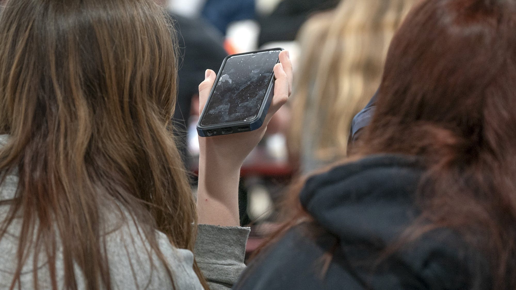 Bill addressing social media accounts for minors passes Minnesota Senate