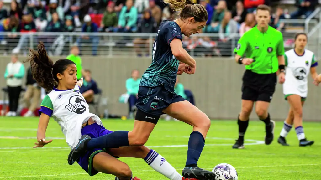 After big first season, Minnesota Aurora eyes going pro in women's