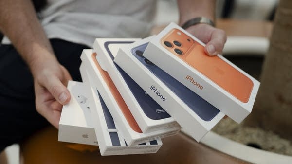 Concentrated spending by the wealthiest Americans can be seen in Apple's latest quarterly earnings, which reported double-digit growth in iPhone sales.