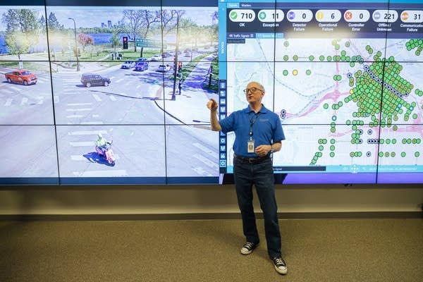 Allan Klugman shows the public how the city monitors traffic lights