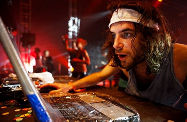 Girl Talk, Aaron Carter, Tickle Torture and more to play Zombie Pub Crawl 2015