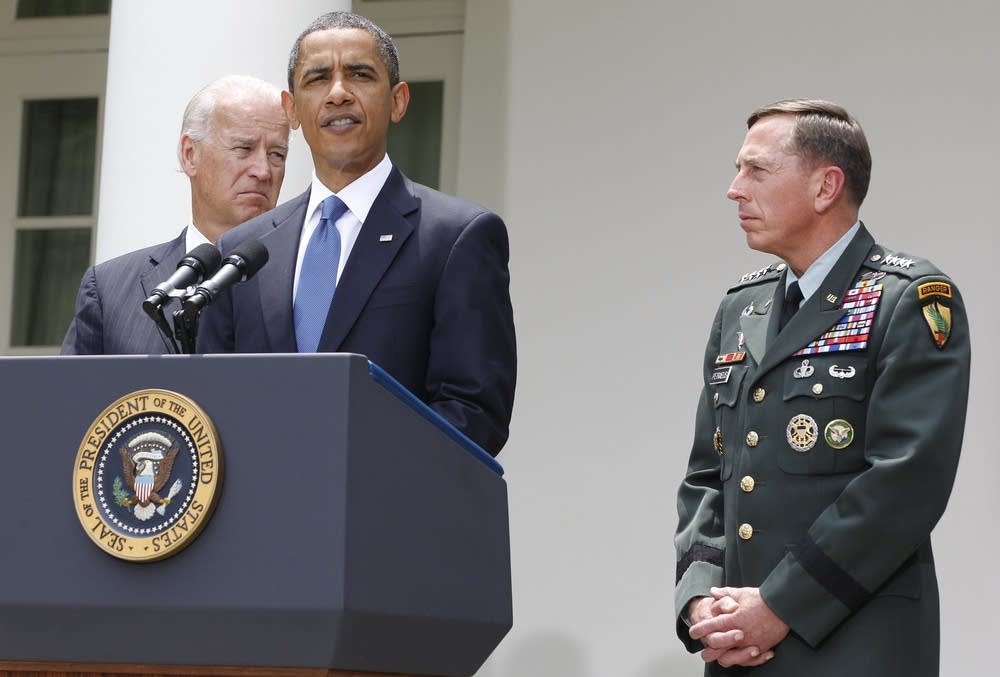 Barack Obama, David Petraeus, Joe Biden
