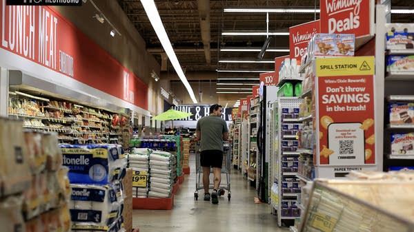 Slimmed down grocery sales