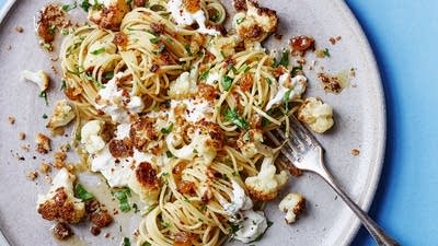 Spaghettini con cavolfiore Siciliano (Sicilian-style spaghettini with cauliflower)