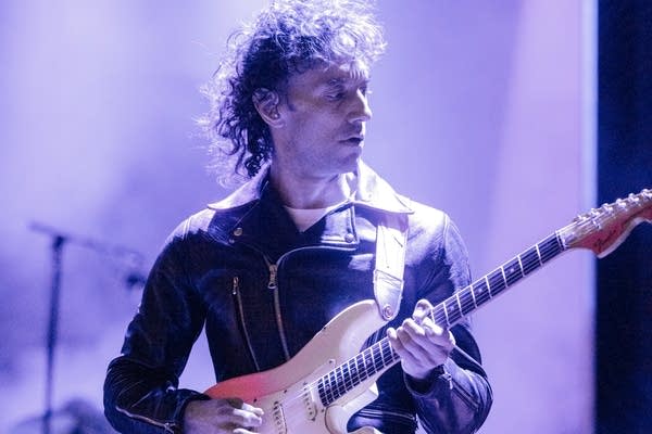 April 9 in Music History: Happy birthday to Albert Hammond Jr.