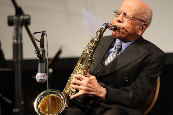 Minnesota jazz saxophonist Irv 'Mr. Smooth' Williams dies at age 100