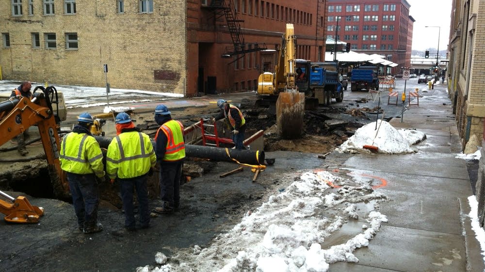 Water line break floods downtown St. Paul streets | MPR News