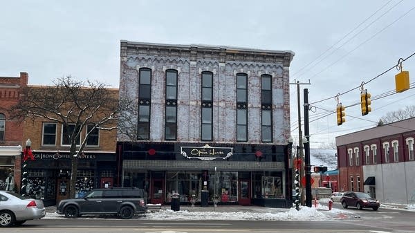 The exterior of the Howell Opera House in Howell, Michigan