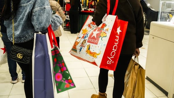 'Tis the season for credit card debt